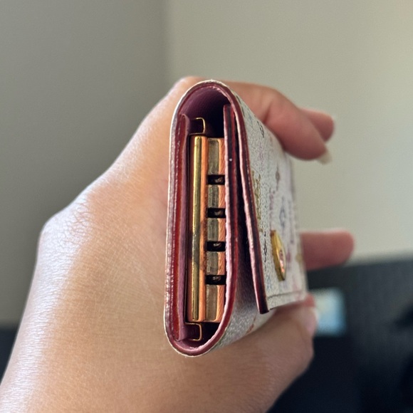 Louis Vuitton Murakami White Multicolor Monogram Key Case Holder (4) - Picture 8 of 8